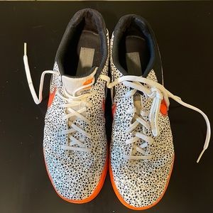 Gently used men’s Nike running shoes.